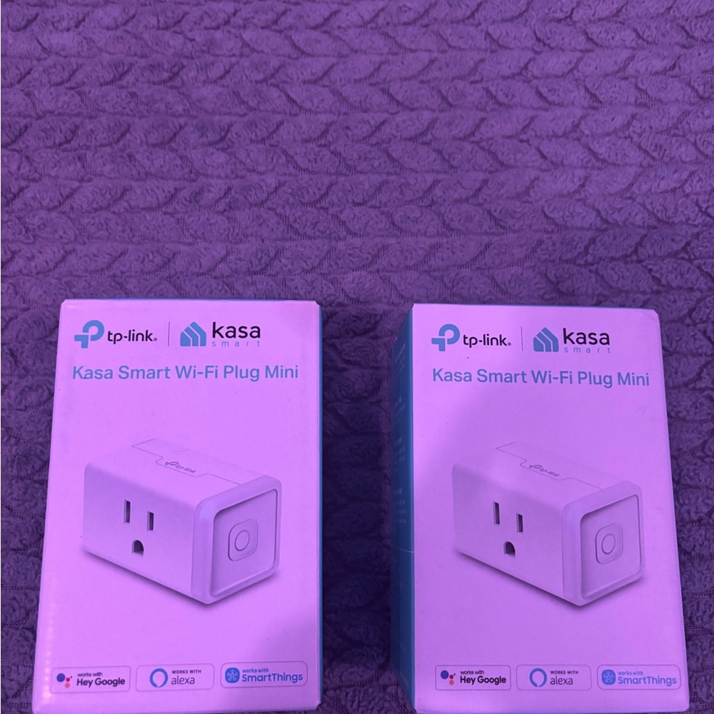 TP-Link Kasa Smart Plug Mini - White Never used but opened selling both for 20$